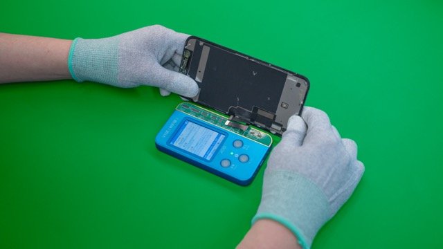 Výměna displeje iPhone 11 a novější